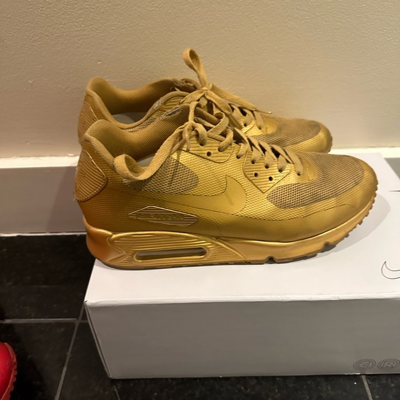 Nike | Shoes | Gold Nike Air Max | Poshmark